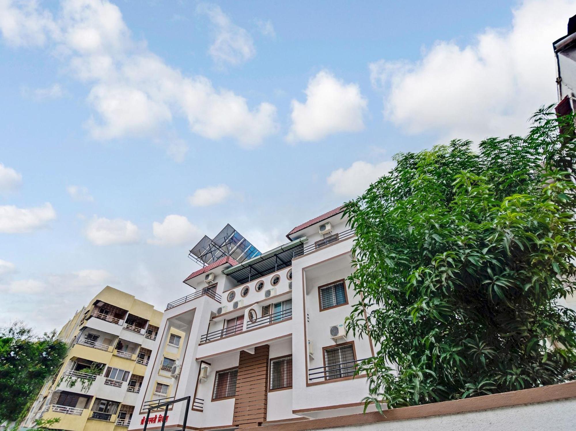 Super Hotel O Saraswati Niwas Vadgaon Budruk Pune Esterno foto